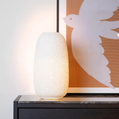 Witte Design Tafellamp – 17,5 cm Rond – E14 – Tijdloos & Modern